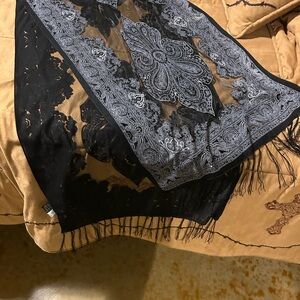 Tasha Polizzi Black and Gray Scarf